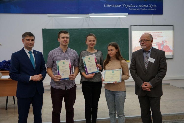 Вітаємо команду історичного факультету з ІІ місцем у Всеукраїнському турнірі з історії
